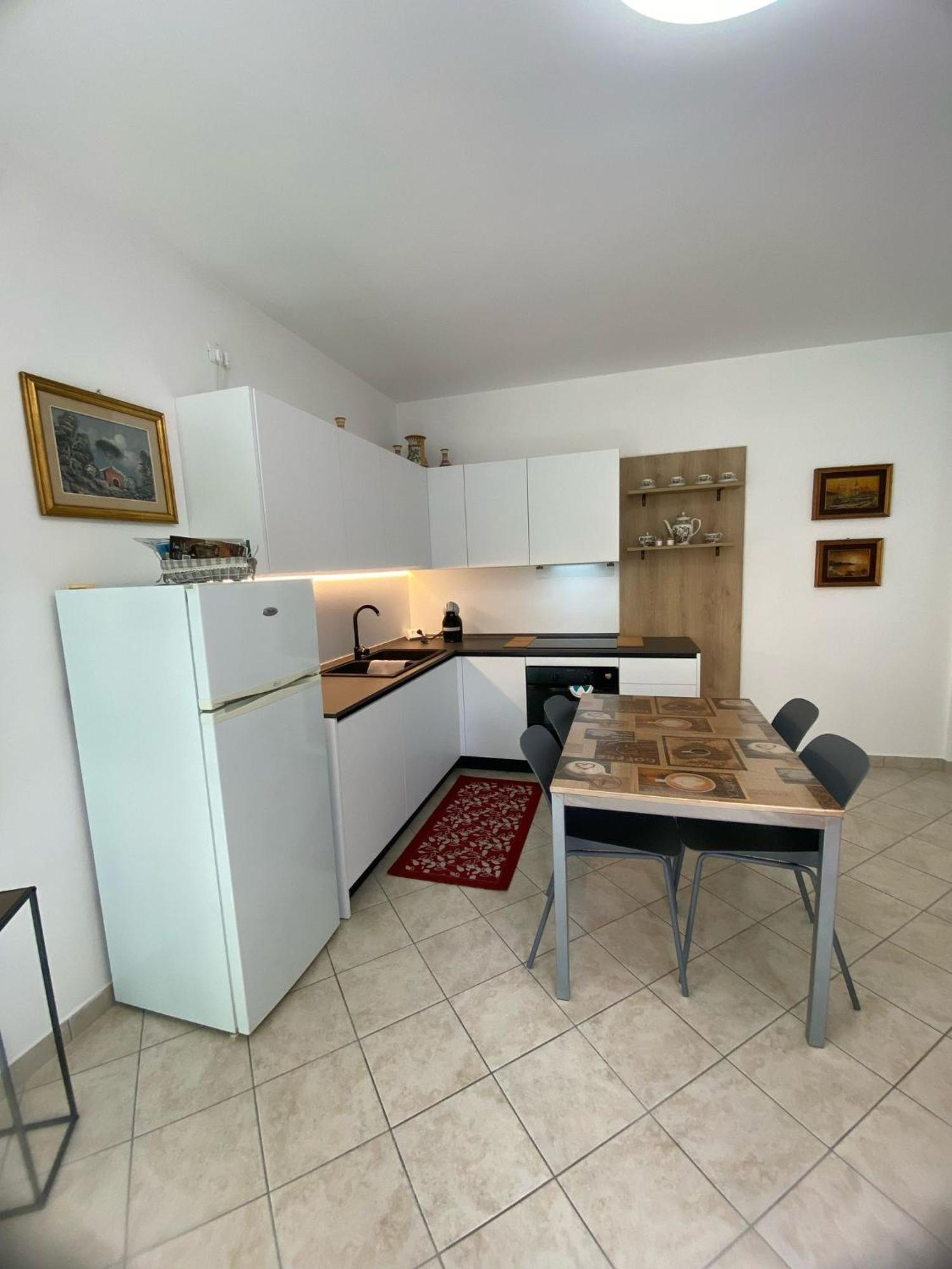 Alma Apartment Sirmione Rum bild