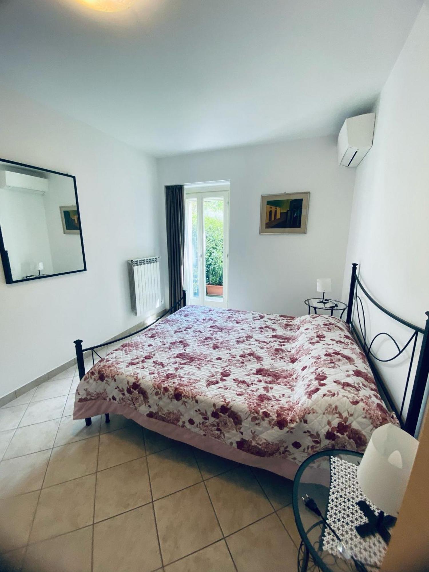 Alma Apartment Sirmione Rum bild