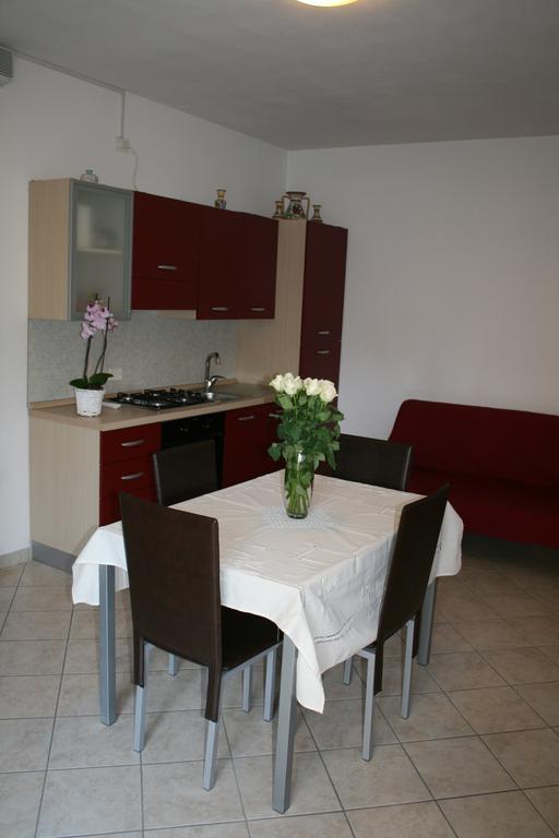 Alma Apartment Sirmione Exteriör bild